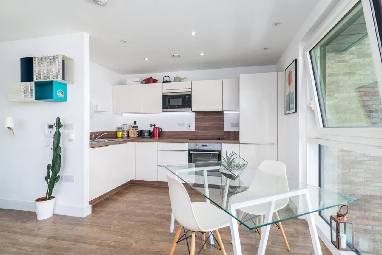 Joivy Lovely Studio Flat With Terrace In Southeast Londra Esterno foto
