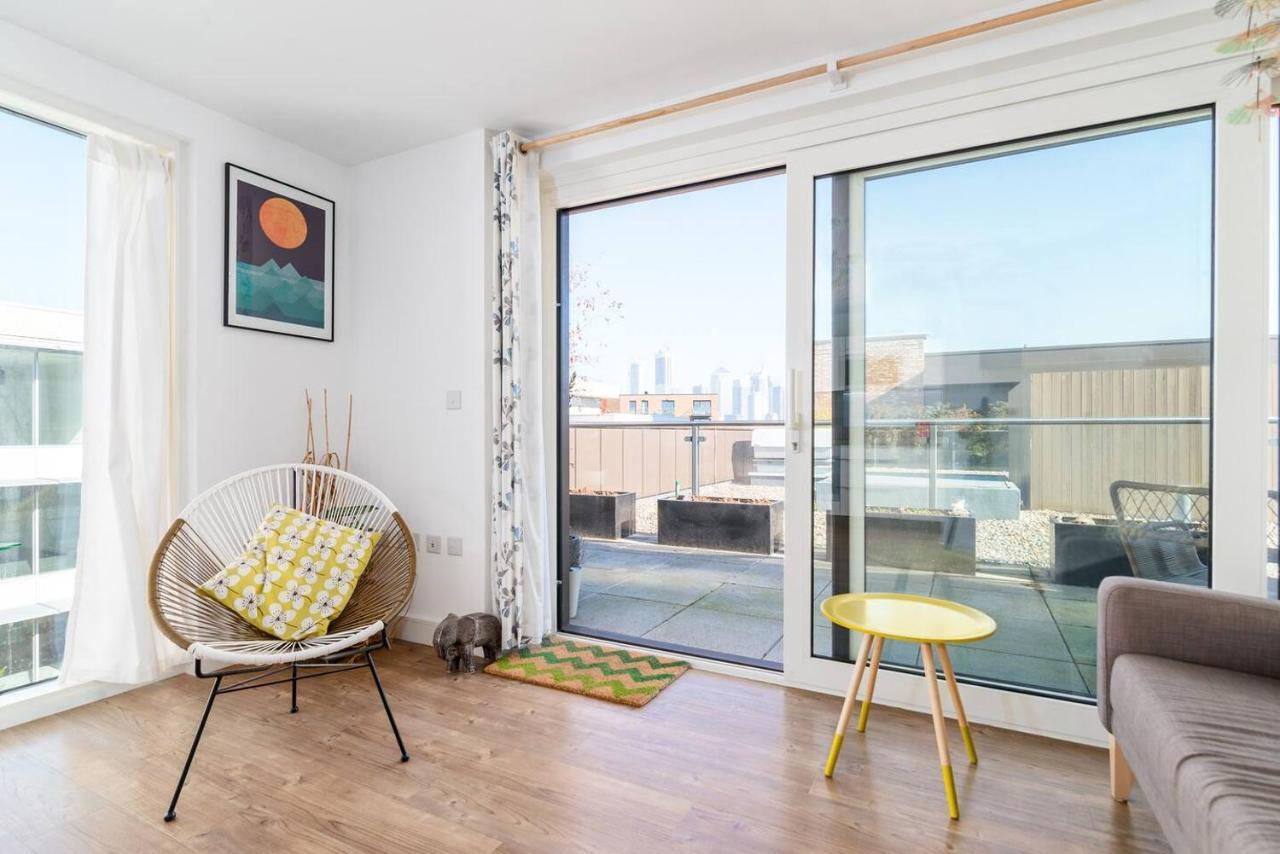Joivy Lovely Studio Flat With Terrace In Southeast Londra Esterno foto
