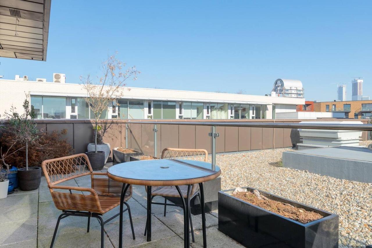 Joivy Lovely Studio Flat With Terrace In Southeast Londra Esterno foto
