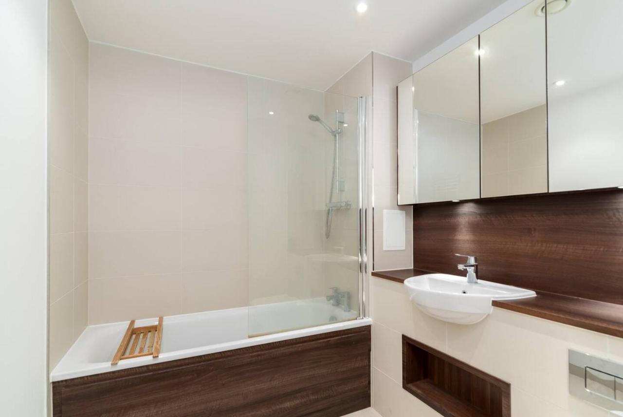 Joivy Lovely Studio Flat With Terrace In Southeast Londra Esterno foto