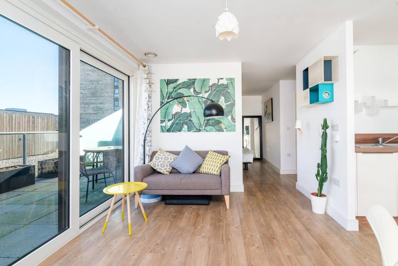 Joivy Lovely Studio Flat With Terrace In Southeast Londra Esterno foto