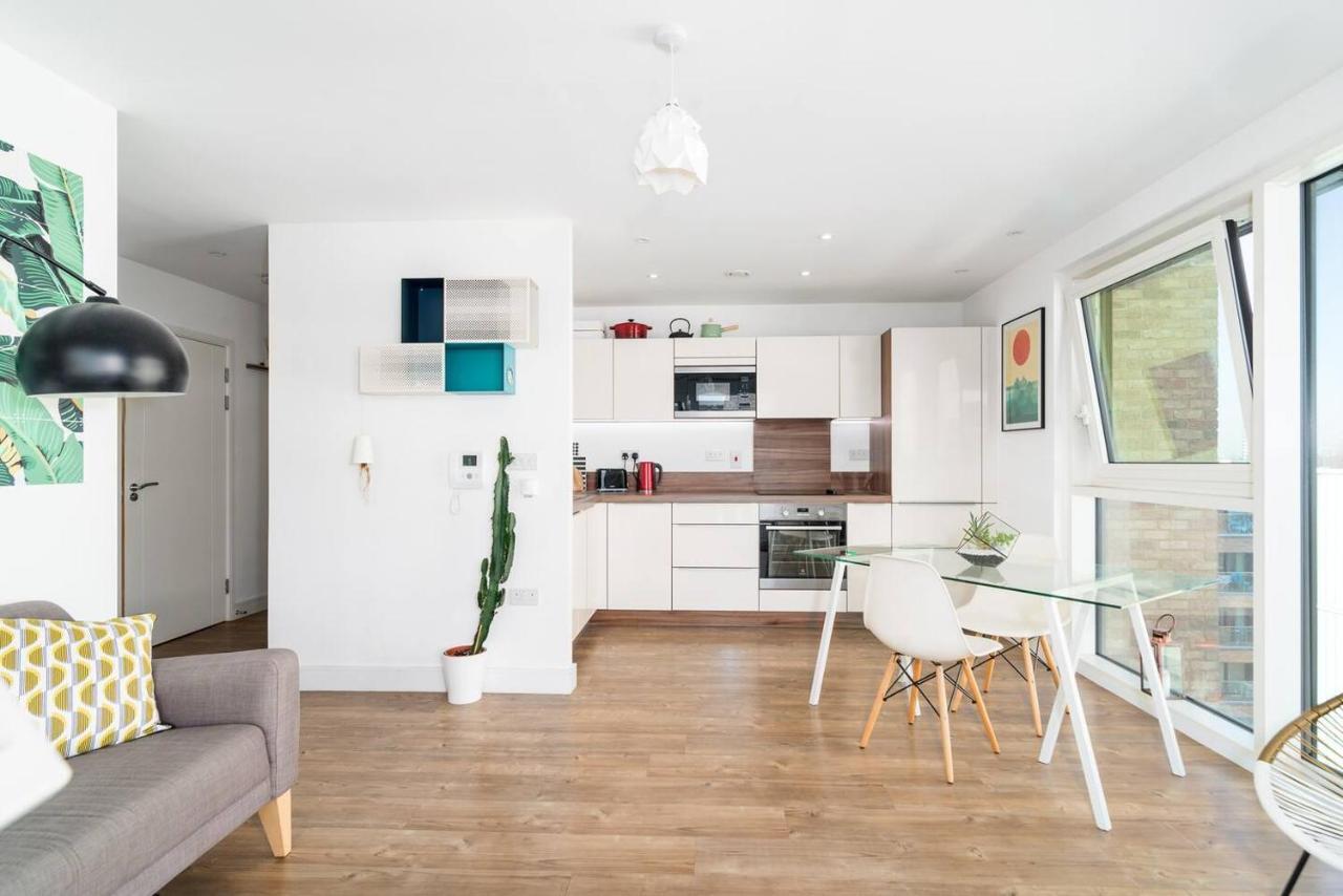 Joivy Lovely Studio Flat With Terrace In Southeast Londra Esterno foto